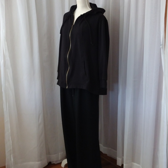 Bundled Curvy Plus Size Sweatsuit. XL - Picture 6 of 9